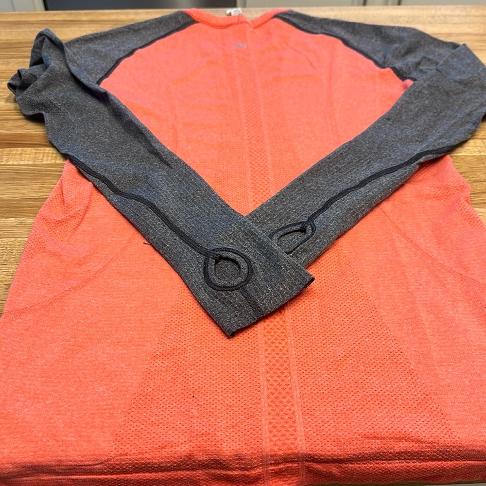 Lululemon Run Swiftly Hip Length Ls, 8 - image 3